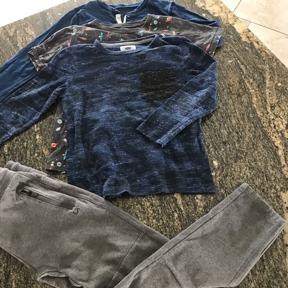 3/$30- boy shirts/joggers bundle brand names sz 8
